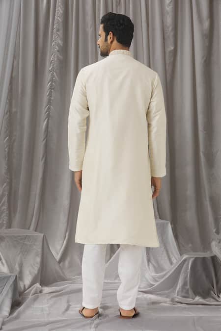 Aariyana Couture Floral Mirrorwork Embellished Kurta With Pant 