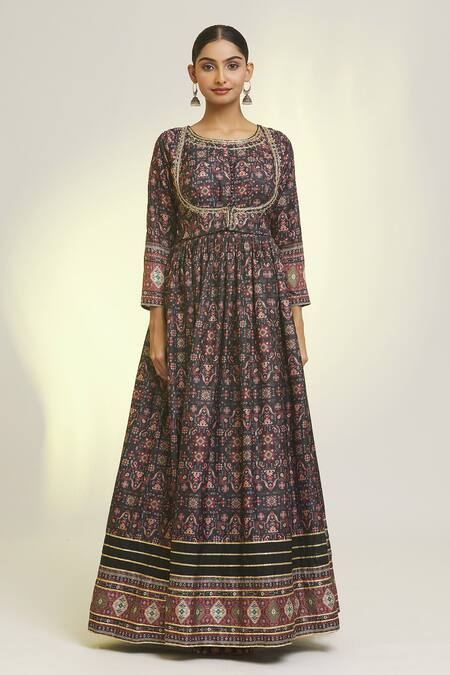 Samyukta Singhania_Black Chiffon, Silk Gota Patti, Embroidery Round Mosaic Fleur Print Anarkali Set_Online_at_Aza_Fashions