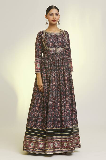 Buy_Samyukta Singhania_Black Chiffon, Silk Gota Patti, Embroidery Round Mosaic Fleur Print Anarkali Set_Online_at_Aza_Fashions