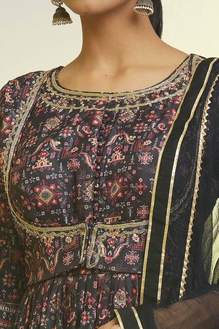 Samyukta Singhania_Black Chiffon, Silk Gota Patti, Embroidery Round Mosaic Fleur Print Anarkali Set_at_Aza_Fashions