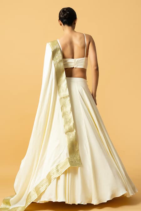 Quench A Thirst Plain Lehenga Set With Lace Border Dupatta 