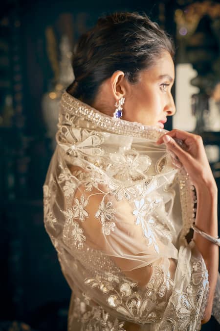 Buy_Seema Gujral_Beige Net Sequins, Crystals, Metallic Floral Applique Saree With Blouse 