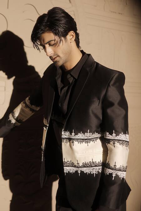 Shop Jubinav Chadha Black Chanderi Embroidery Colorblock Blazer Online at Aza Fashions Shop_Jubinav Chadha_Black Chanderi Embroidery Colorblock Blazer _Online_at_Aza_Fashions