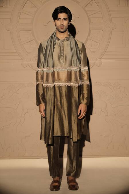 Shop Jubinav Chadha Green Chanderi Embroidery Colorblock Kurta Set With Stole Online at Aza Fashions Shop_Jubinav Chadha_Green Chanderi Embroidery Colorblock Kurta Set With Stole _Online_at_Aza_Fashions