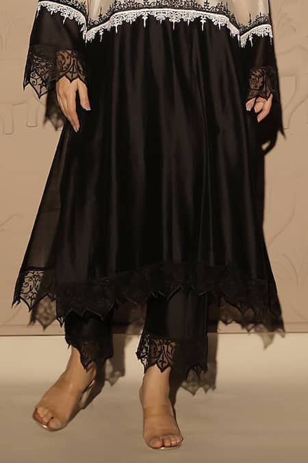 Jubinav Chadha_Black Chanderi Lace Square Neck Cutwork Kurta And Pant Set _at_Aza_Fashions