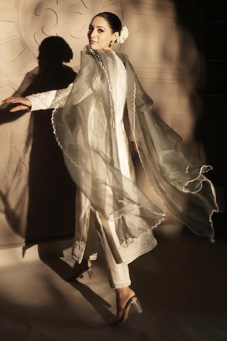 Shop Jubinav Chadha White Organza, Chanderi Pearls, Embroidery Round Neck Kurta Pant Set at Aza Fashions Shop_Jubinav Chadha_White Organza, Chanderi Pearls, Embroidery Round Neck Kurta Pant Set _at_Aza_Fashions