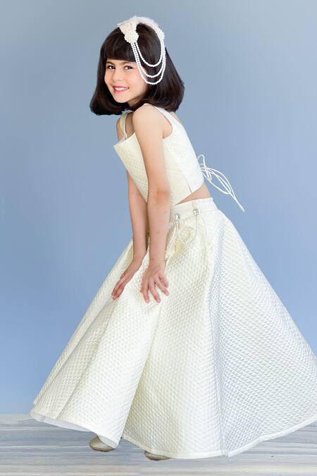 Buy_Pinkcow designs pvt ltd_Cream Silk, Cotton, Tulle Quilted Crystal Chain Embellished Lehenga Blouse Set _Online_at_Aza_Fashions