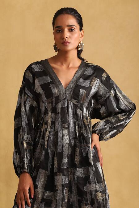 Ritu Kumar Black Rayon Embroidery V-neck Abstract Zari Tunic And Dhoti Pant Set at Aza Fashions Ritu Kumar_Black Rayon Embroidery V-neck Abstract Zari Tunic And Dhoti Pant Set _at_Aza_Fashions