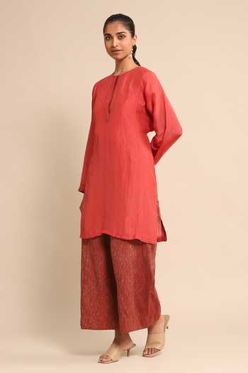 Ritu Kumar Red Silk, Linen Embroidery Round Neck Solid Kurta Online at Aza Fashions Ritu Kumar_Red Silk, Linen Embroidery Round Neck Solid Kurta _Online_at_Aza_Fashions