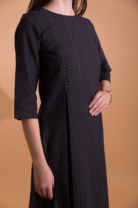 Orcr Grey Cotton Round Neck Checkered Patterned Long Top With Pant Online at Aza Fashions Orcr_Grey Cotton Round Neck Checkered Patterned Long Top With Pant _Online_at_Aza_Fashions