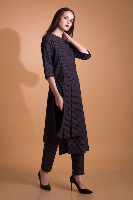 Shop Orcr Grey Cotton Round Neck Checkered Patterned Long Top With Pant Online at Aza Fashions Shop_Orcr_Grey Cotton Round Neck Checkered Patterned Long Top With Pant _Online_at_Aza_Fashions