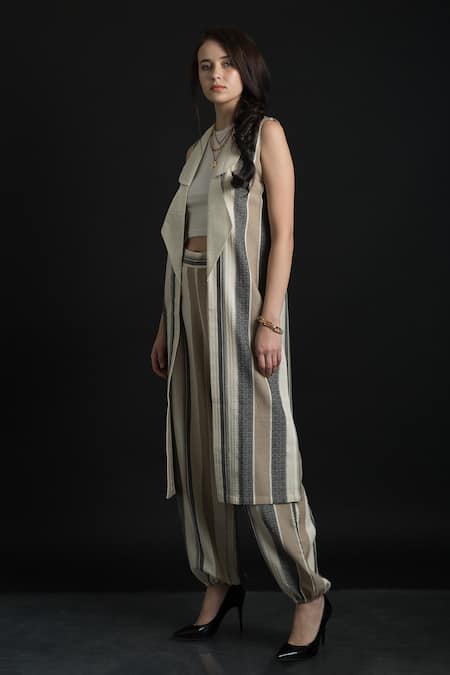 Shop Orcr Off White Cotton Beads Geometric Jaal Pattern Statement Jacket With Flare Pant Online at Aza Fashions Shop_Orcr_Off White Cotton Beads Geometric Jaal Pattern Statement Jacket With Flare Pant _Online_at_Aza_Fashions