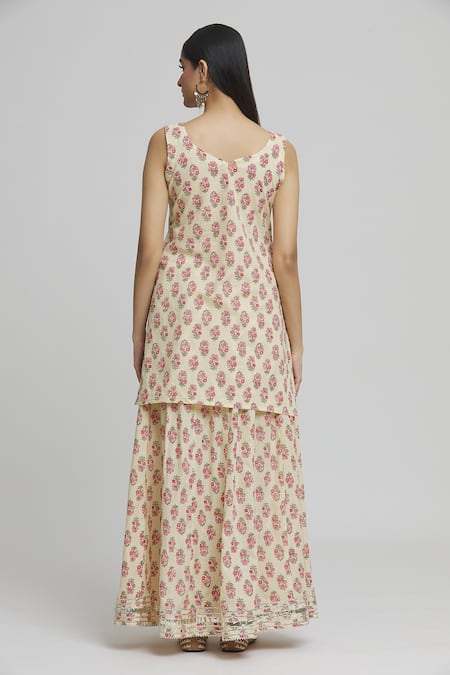 Naintara Bajaj Acanthus Bloom Print Kurta Lehenga Set 