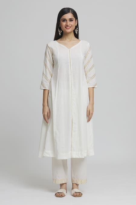 Naintara Bajaj_Off White Cotton, Voile Gota Patti V-neck Striped Sleeves Kurta Pant Set _Online_at_Aza_Fashions