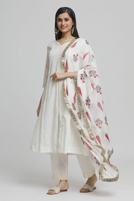 Buy_Naintara Bajaj_Off White Cotton, Voile Gota Patti V-neck Striped Sleeves Kurta Pant Set _Online_at_Aza_Fashions