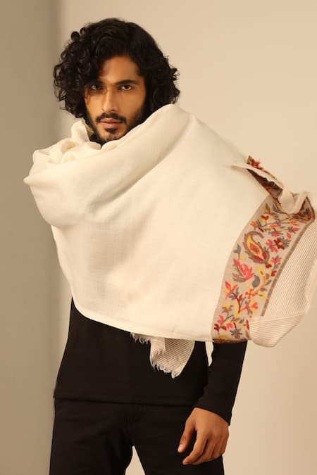 Shop Dusala White Mahesh Woven Floral Border Stole at Aza Fashions Shop_Dusala_White Mahesh Woven Floral Border Stole _at_Aza_Fashions