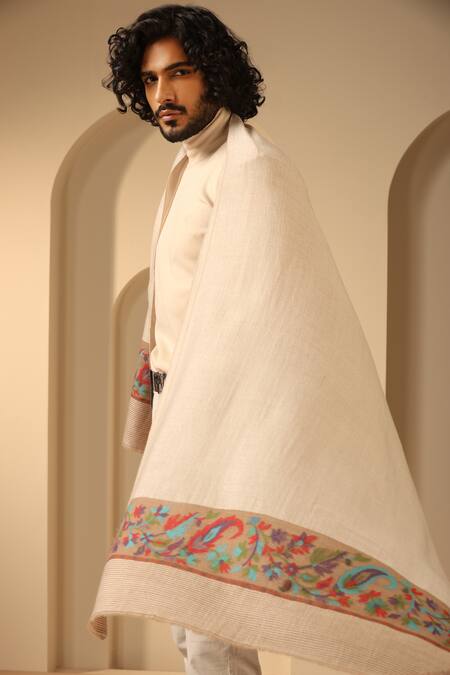 Dusala_Off White Chandra Woven Kani Border Stole _Online_at_Aza_Fashions