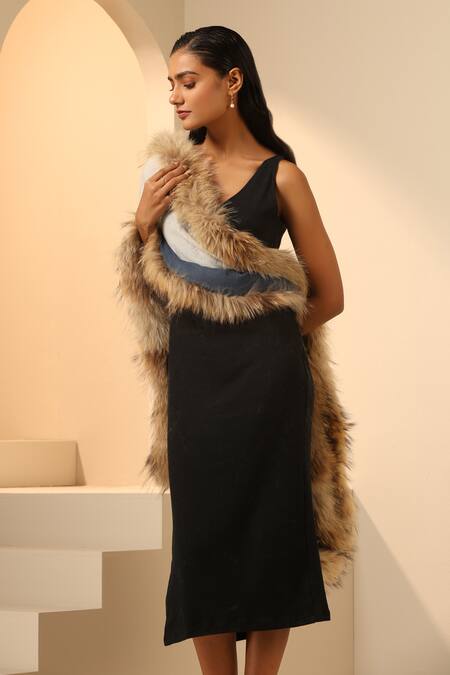 Dusala_Blue Nyla Fur Lined Ombre Stole _at_Aza_Fashions