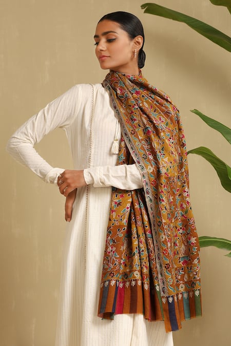 Buy_Dusala_Yellow Drema Kalamkari Pattern Shawl _Online_at_Aza_Fashions
