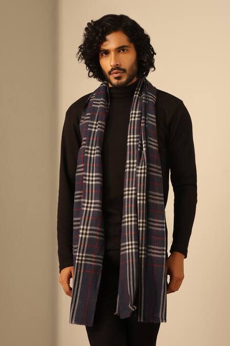 Shop Dusala Grey Dhruv Checkered Pattern Reversible Stole at Aza Fashions Shop_Dusala_Grey Dhruv Checkered Pattern Reversible Stole_at_Aza_Fashions