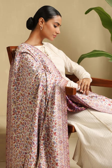 Dusala White Rashi Floral Kani Pattern Cashmere Full Shawl Online at Aza Fashions Dusala_White Rashi Floral Kani Pattern Cashmere Full Shawl _Online_at_Aza_Fashions