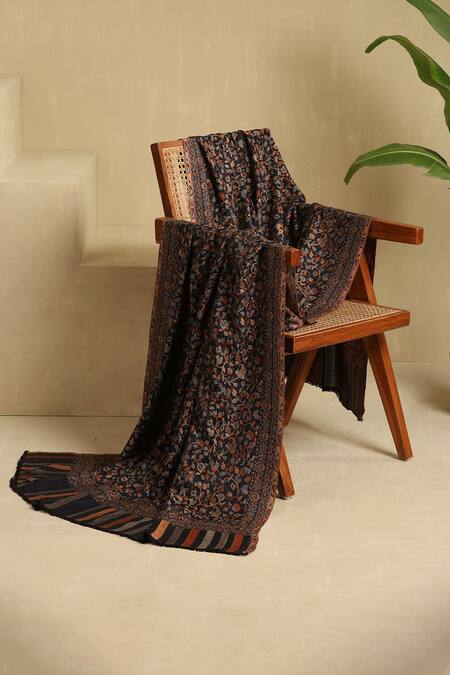 Dusala_White Reha Floral Kani Pattern Cashmere Full Shawl_Online_at_Aza_Fashions