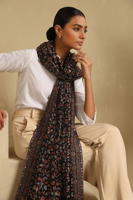 Buy_Dusala_White Reha Floral Kani Pattern Cashmere Full Shawl