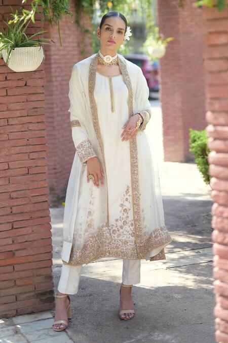 Talking Threads_Ivory Silk Organza, Spandex Beads, Sequins Floral Marodi Embroidered Kurta Set _Online_at_Aza_Fashions