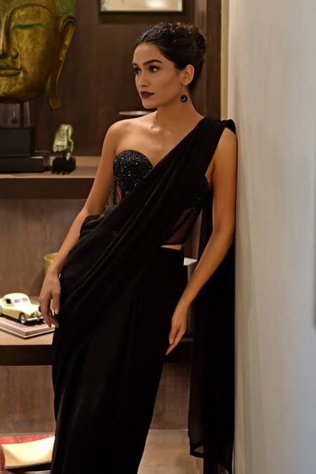 Talking Threads_Black Chiffon Sequins, Beads Sweetheart Neck Solid Saree With Embroidered Corset _Online_at_Aza_Fashions