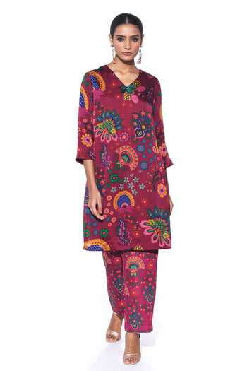 Buy Siddhartha Bansal Red Organza, Satin, V-neck Paisley Print Kurta And Pant Set at Aza Fashions Buy_Siddhartha Bansal_Red Organza, Satin, V-neck Paisley Print Kurta And Pant Set _at_Aza_Fashions