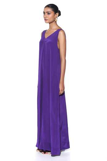 Buy_Siddhartha Bansal_Purple Crepe V-neck Solid Pleated Jumpsuit _Online_at_Aza_Fashions