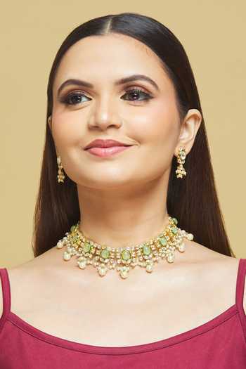 Buy_Nepra By Neha Goel_Gold Plated Pearls Kundan Embellished Choker Necklace With Earrings