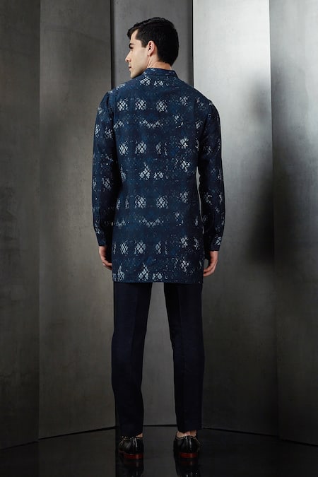 Shop Rohit Gandhi + Rahul Khanna Blue Silk Printed Rolling Boxes Geometric Kurta at Aza Fashions Shop_Rohit Gandhi + Rahul Khanna_Blue Silk Printed Rolling Boxes Geometric Kurta _at_Aza_Fashions
