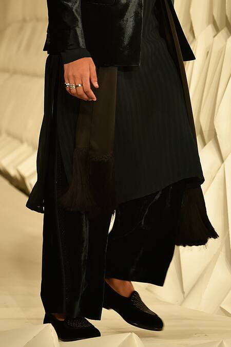 Rohit Gandhi + Rahul Khanna_Green Georgette Plain Spaced Out Pintuck Kurta And Pyjama Set _Online_at_Aza_Fashions