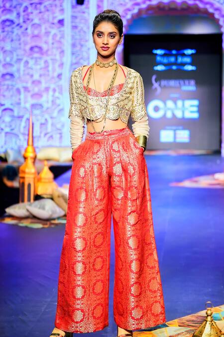 Buy_Pallavi Jaipur_Red Brocade, Linen Gota Patti, Embroidery Sweetheart Neck Koti With Pant Set _Online_at_Aza_Fashions