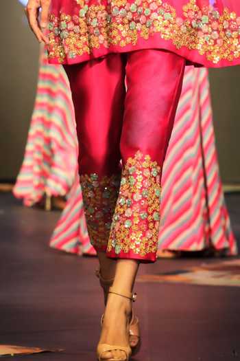 Pallavi Jaipur_Pink Chiffon, Chanderi Sequins, Embroidery Collared Floral Tunic And Pant Set _Online_at_Aza_Fashions