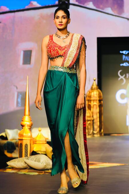 Pallavi Jaipur_Green Linen, Satin, Organza Beads, Beetreen Drape Skirt Saree With Blouse _Online_at_Aza_Fashions