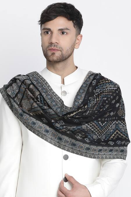 Shingora Black Jay Metallic Geometric Woven Muffler Online at Aza Fashions Shingora_Black Jay Metallic Geometric Woven Muffler _Online_at_Aza_Fashions