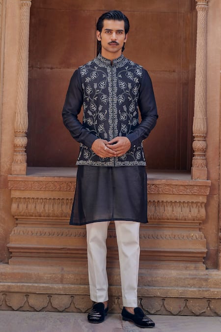 Studio Bagechaa Black Chanderi Beads, Embroidery Hand Bundi Set