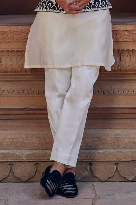 Buy Studio Bagechaa Black Chanderi Embroidery, Diamonds And White Dori Bundi Set Online at Aza Fashions Buy_Studio Bagechaa_Black Chanderi Embroidery, Diamonds And White Dori Bundi Set _Online_at_Aza_Fashions