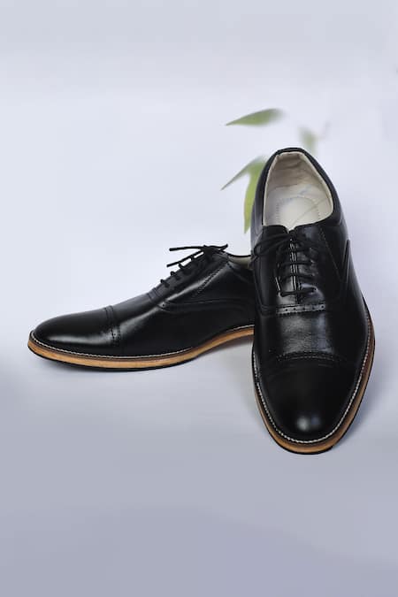 Leather hot sale tie shoes