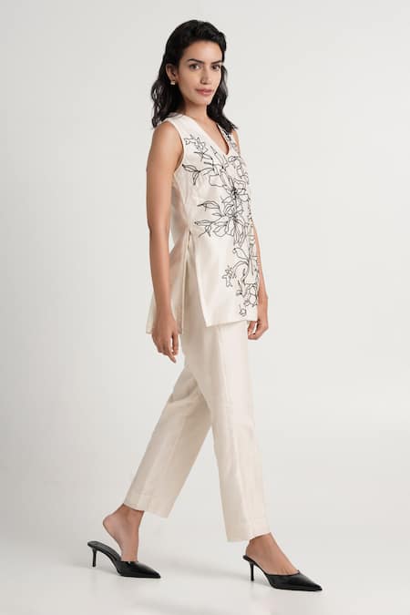 Madder Much White Handloom Cotton, Chanderi Silk, Irwin Floral Sleeveless Top And Pant Set at Aza Fashions Madder Much_White Handloom Cotton, Chanderi Silk, Irwin Floral Sleeveless Top And Pant Set _at_Aza_Fashions