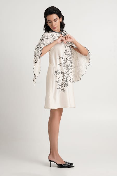 Madder Much Leo Floral Cutwork Embroidered Short Dress 