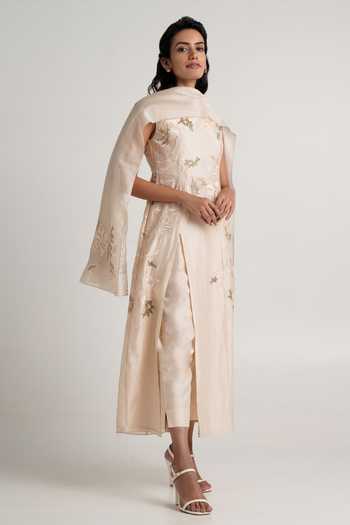 MADDER MUCH Pink Handloom Cotton, Chanderi Silk Polly Floral Resham Kurta Pant Set at Aza Fashions MADDER MUCH_Pink Handloom Cotton, Chanderi Silk Polly Floral Resham Kurta Pant Set _at_Aza_Fashions