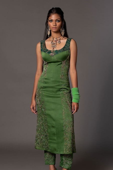 A Humming Way Emerald Green Linen, Satin Jaipur Bagh Metallic Long Dress With Trouser Online at Aza Fashions A Humming Way_Emerald Green Linen, Satin Jaipur Bagh Metallic Long Dress With Trouser _Online_at_Aza_Fashions