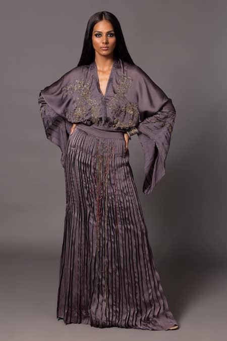 A Humming Way Shikhar Baugh Threadwork Kimono With Skirt 