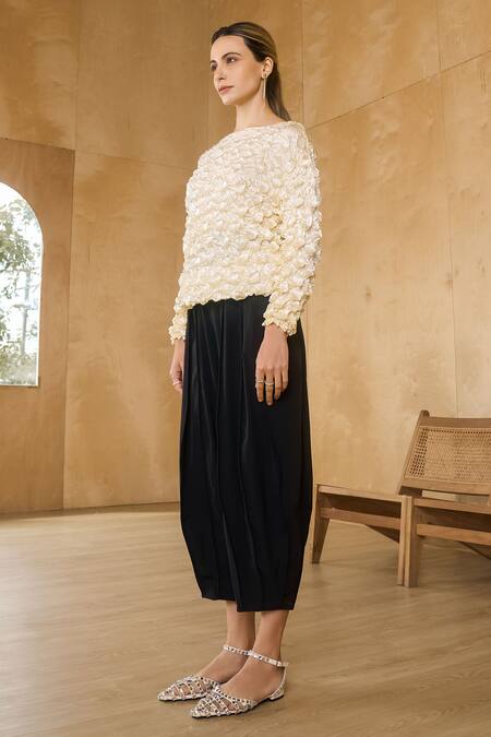 Pleats By Aruni_Black Chanderi Plain Harem Pant _Online_at_Aza_Fashions