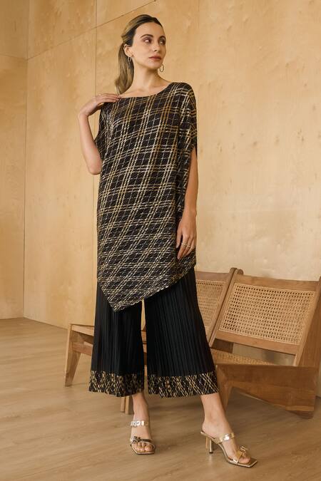Shop_Pleats By Aruni_Black Polyester Boat Neck Metallic Chequered Kurta With Culottes_Online_at_Aza_Fashions