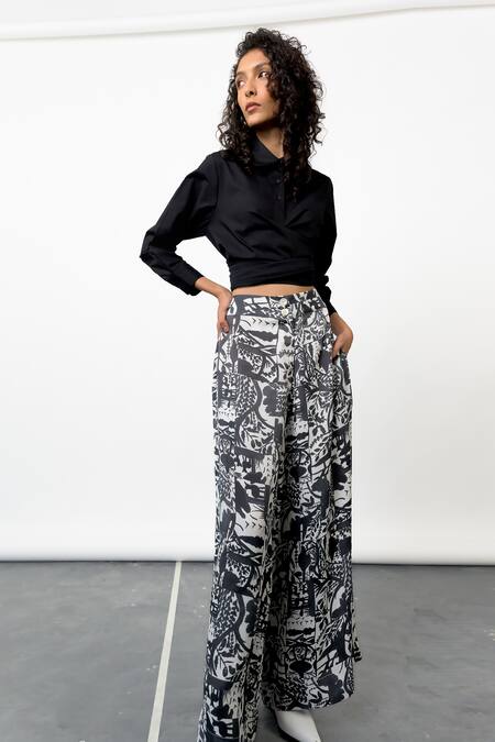 Buy_OFRIDA_Black Cotton Collared Solid Wrap Shirt _Online_at_Aza_Fashions