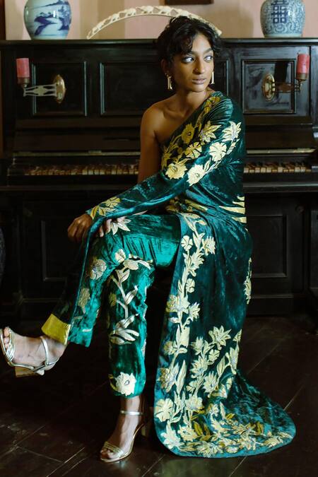 Saksham & Neharicka Green Velvet Embroidery, Zari One Shoulder Naayaab Hand Kurta And Pant Set Online at Aza Fashions Saksham & Neharicka_Green Velvet Embroidery, Zari One Shoulder Naayaab Hand Kurta And Pant Set _Online_at_Aza_Fashions